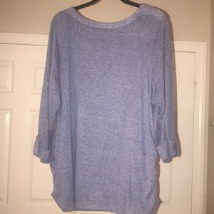 blue 3 quarter shirt